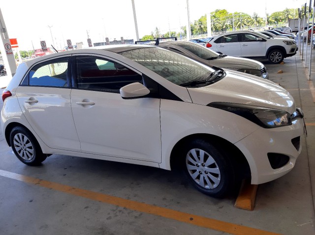 VENDO HB20 2014