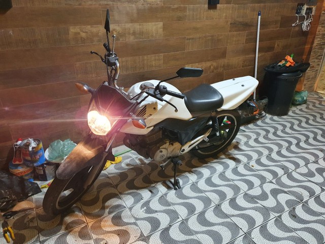 MOTO A VENDA