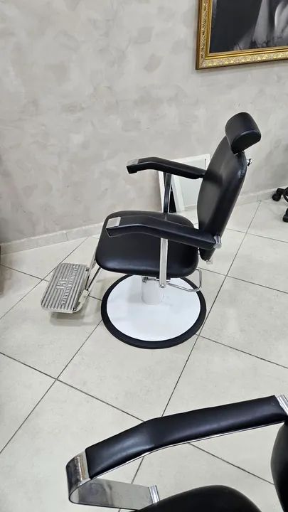 Cadeira de Barbeiro Takara Belmont- Ótima para seu Salão!