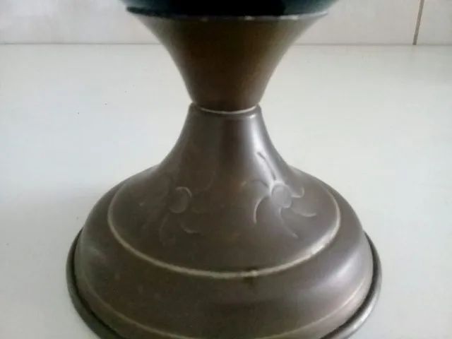 Ânfora de bronze e vidro. - Foto 3