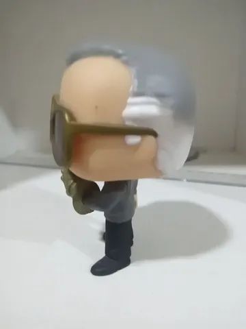 Funko Pop Stan Lee com Manopla do Infinito - Foto 3