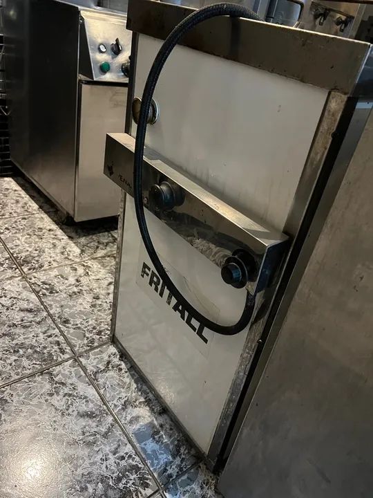 Fritadeira água e óleo a gás 30l Venâncio parcelamos em até 12x  - Foto 4