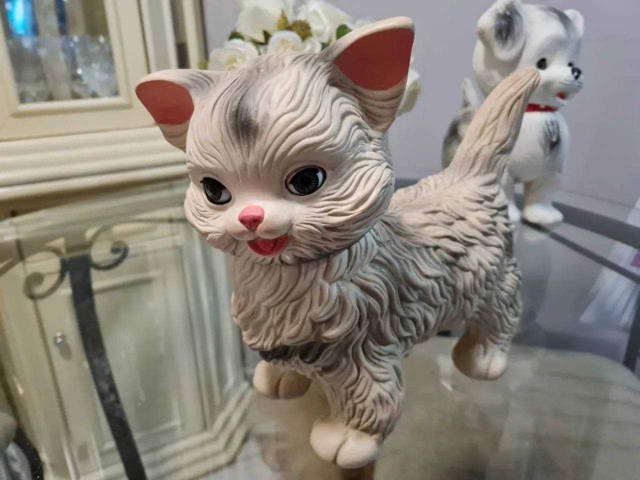 Lindo gatinho, fabricado em 1960 pela Edward Mobley Company, altamente colecionavel. 