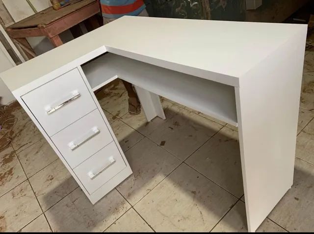 Mesa de manicure em L 