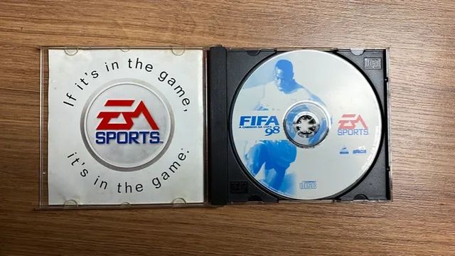 FIFA 98 - A Caminho da Copa - Game PC - CD-Rom - Foto 2