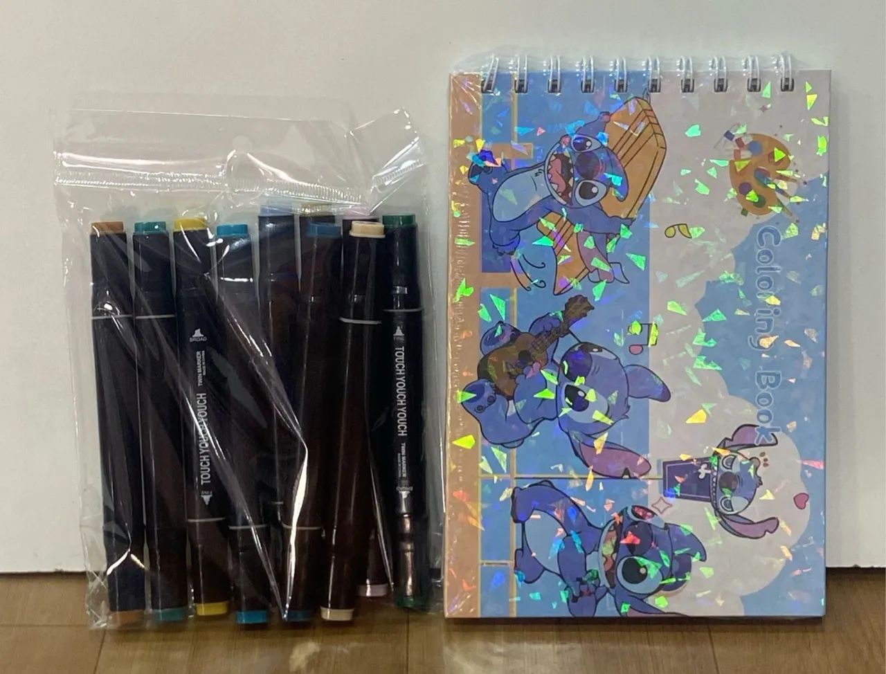 Kit de Canetas Touch e Livro de Colorir Stitch - Foto 2