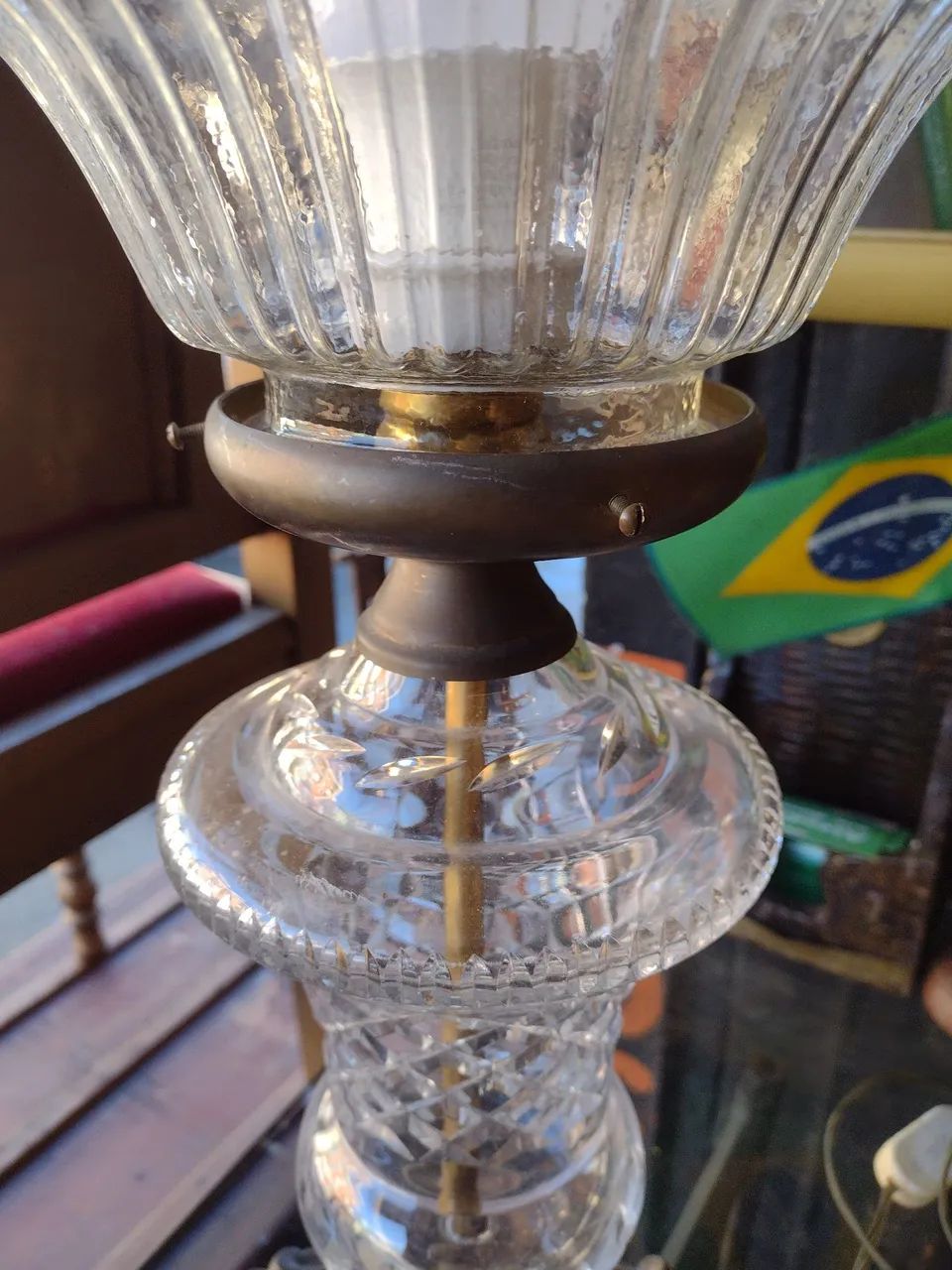 Abajur de Vidro e Bronze Antigo  - Foto 5