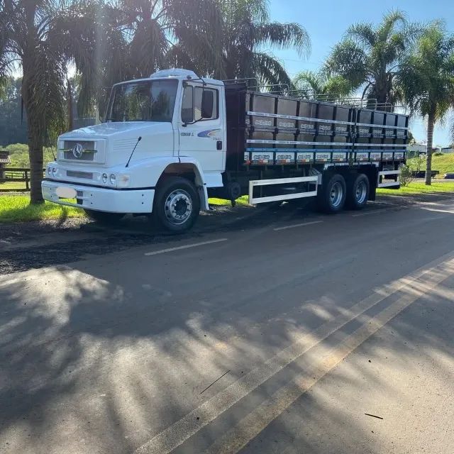 MERCEDES-BENZ 1620 6X2 CARROCERIA GRANELEIRO  ANO 2006 - Foto 3
