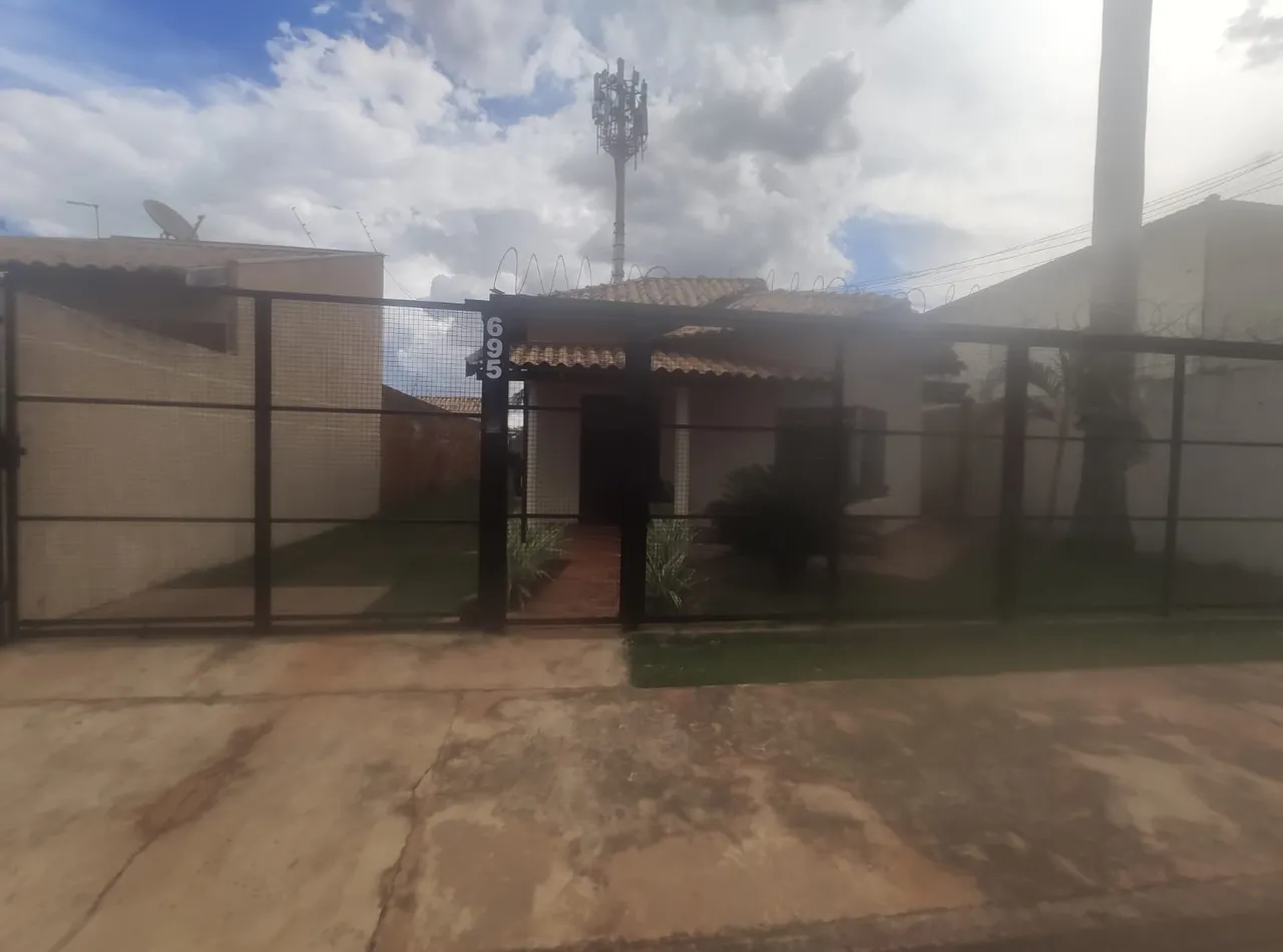 Imóvel para aluguel possui 200 metros quadrados com 4 quartos em Vila Palmira - Campo Gran