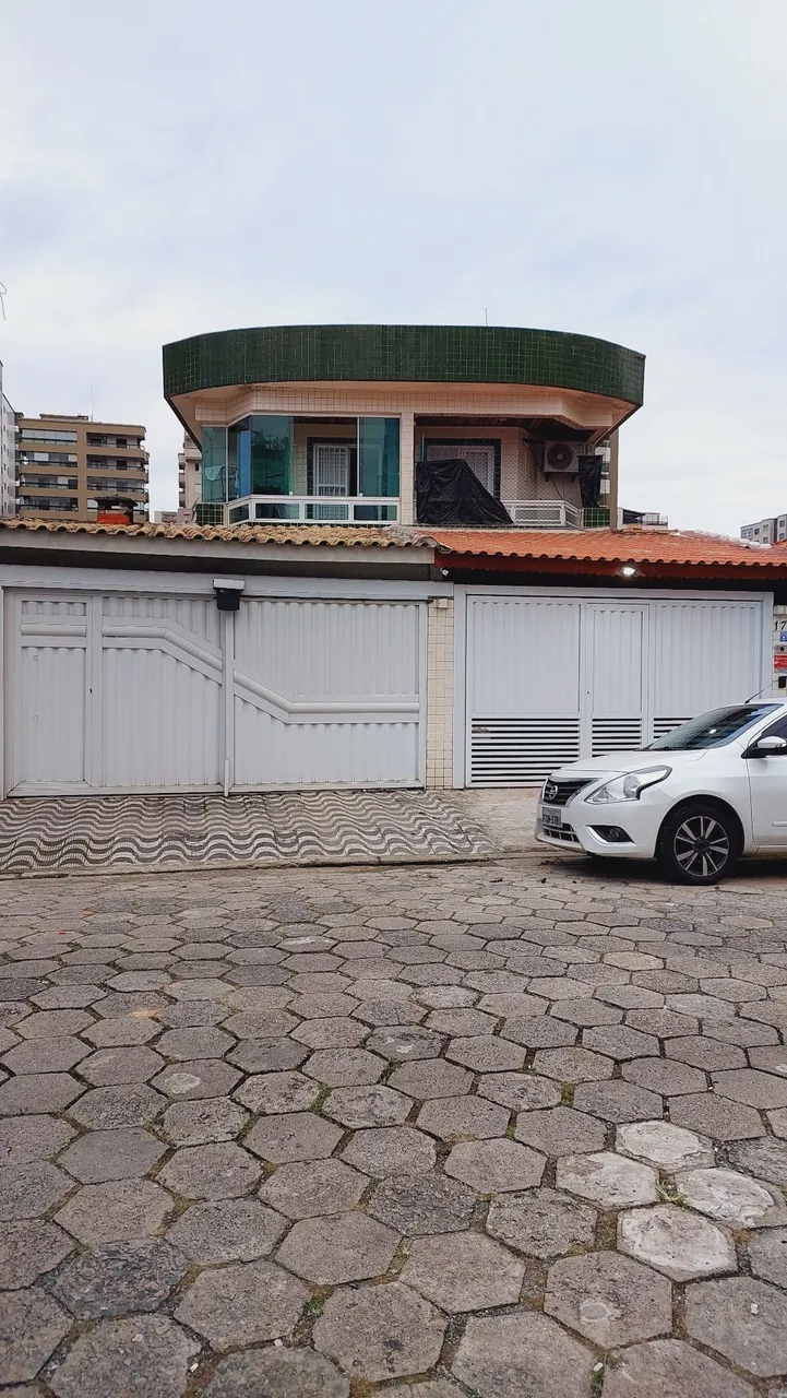 Sobrado Praia Grande 180m da Praia