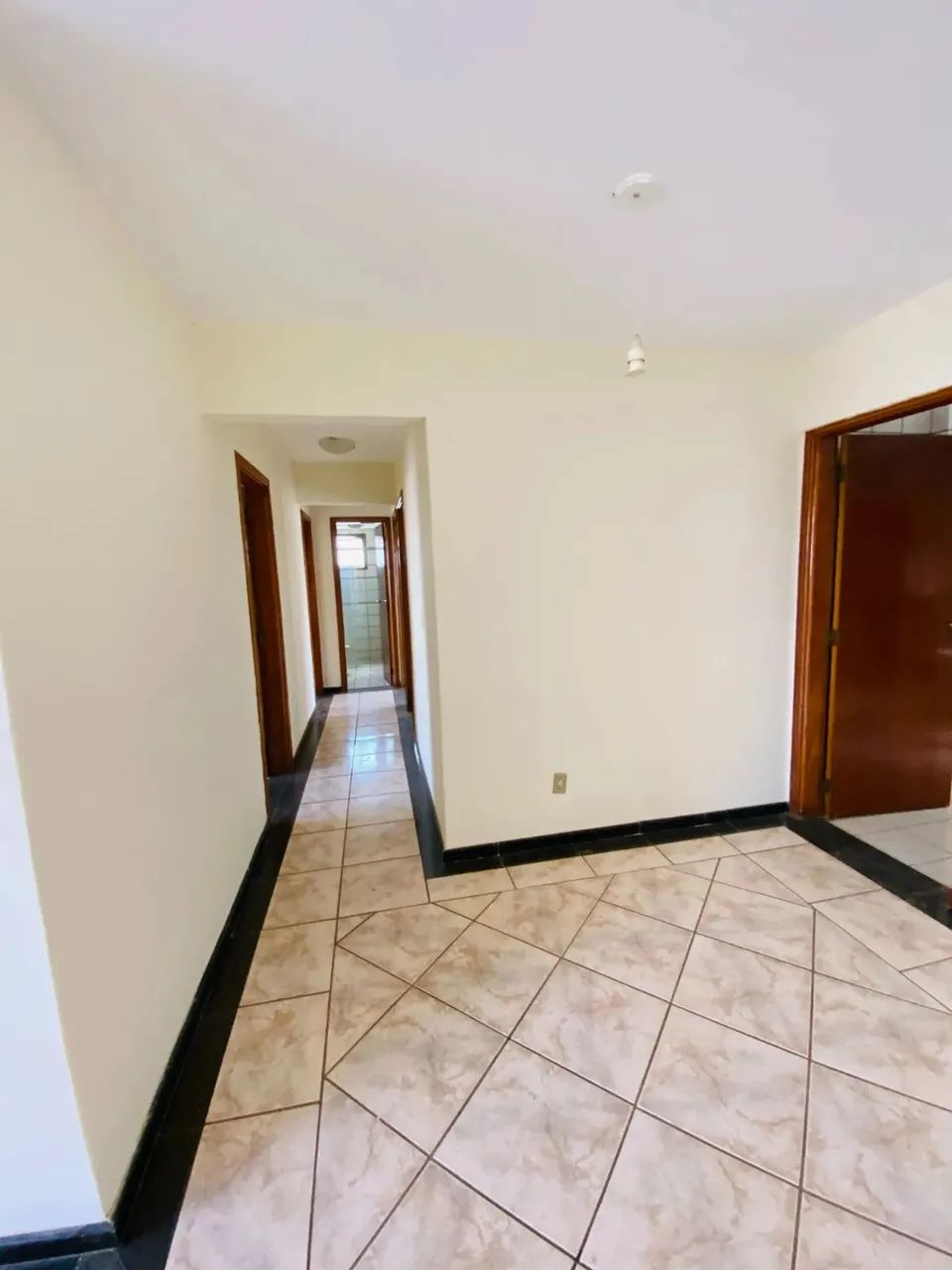 Venda apartamento 131m², 4 quartos. 2 súites, varanda, 2 vagas no Setor Bueno - Goiânia -  - Foto 5
