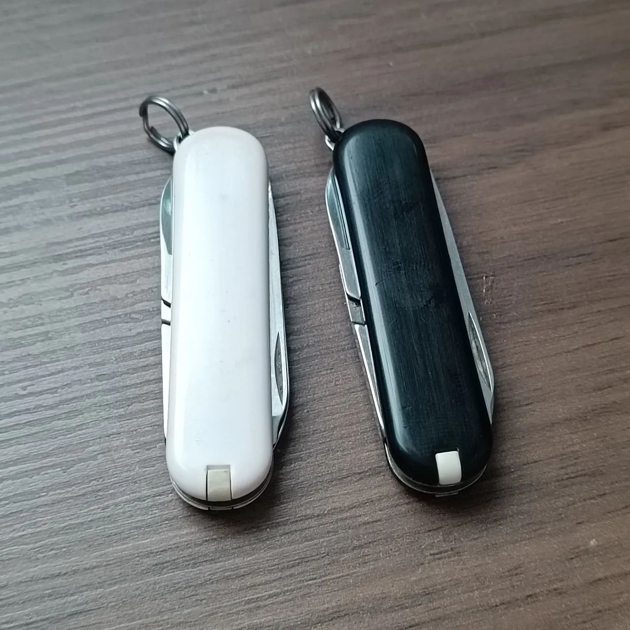 VT1573 - 2 Classics SD Victorinox usados - Preto e Branco  - Foto 5