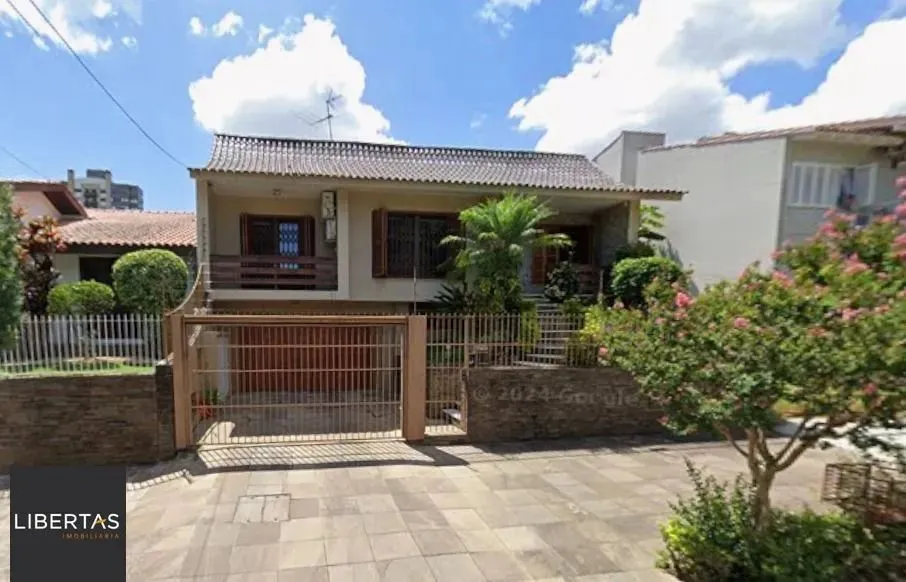 Casa no bairro Jardim Planalto de 3 dormitórios e 3 vagas