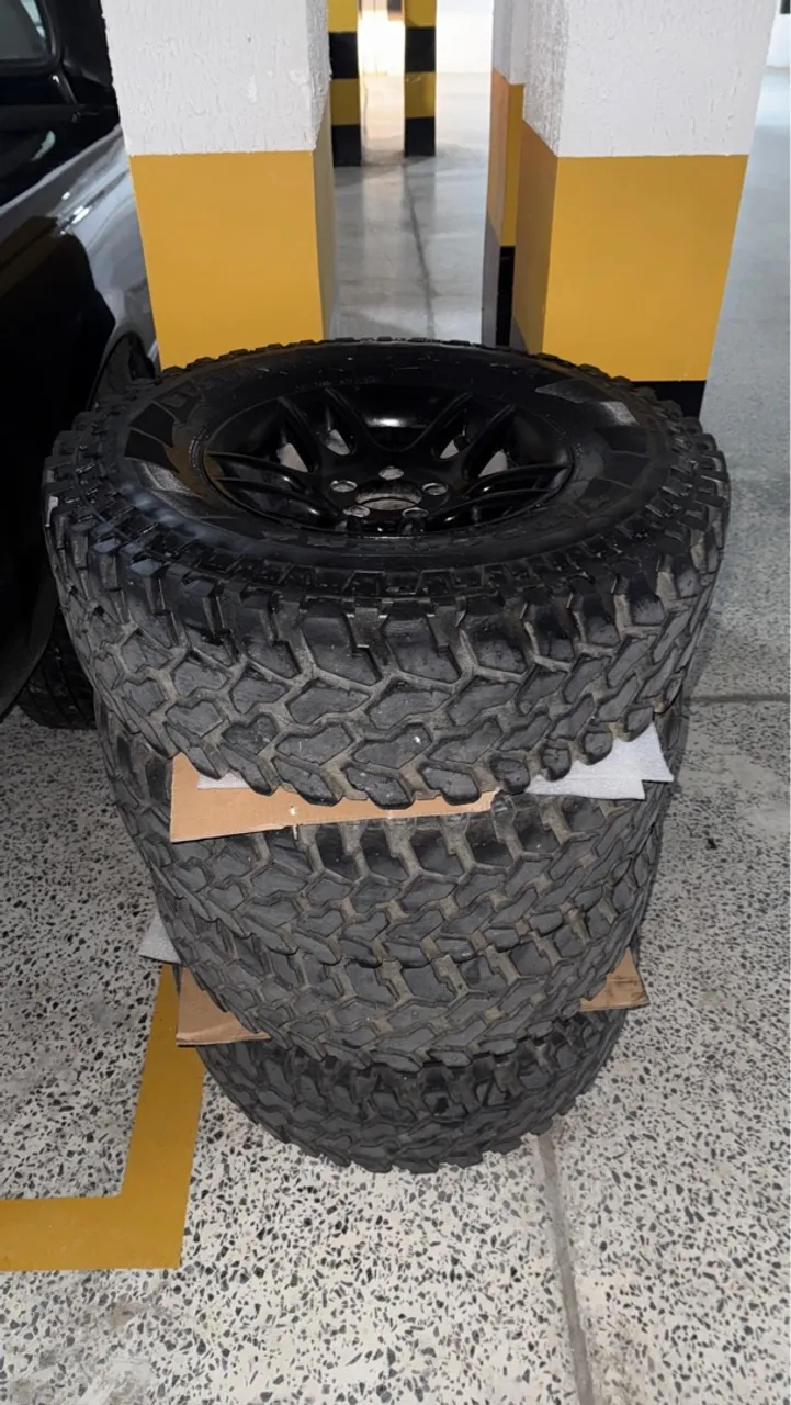 Rodas aro 15 com pneus Firestone 31x10.50R15 LT - 5x114,3 (pickup, Hilux, Ranger, etc.)