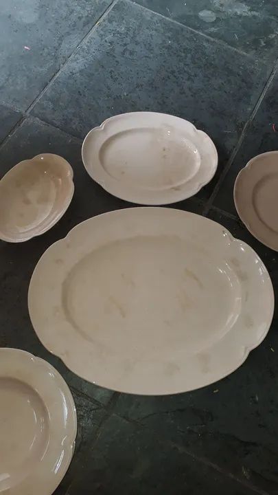 Jogo de Pratos Antigo e Travessa antigo  - Foto 2