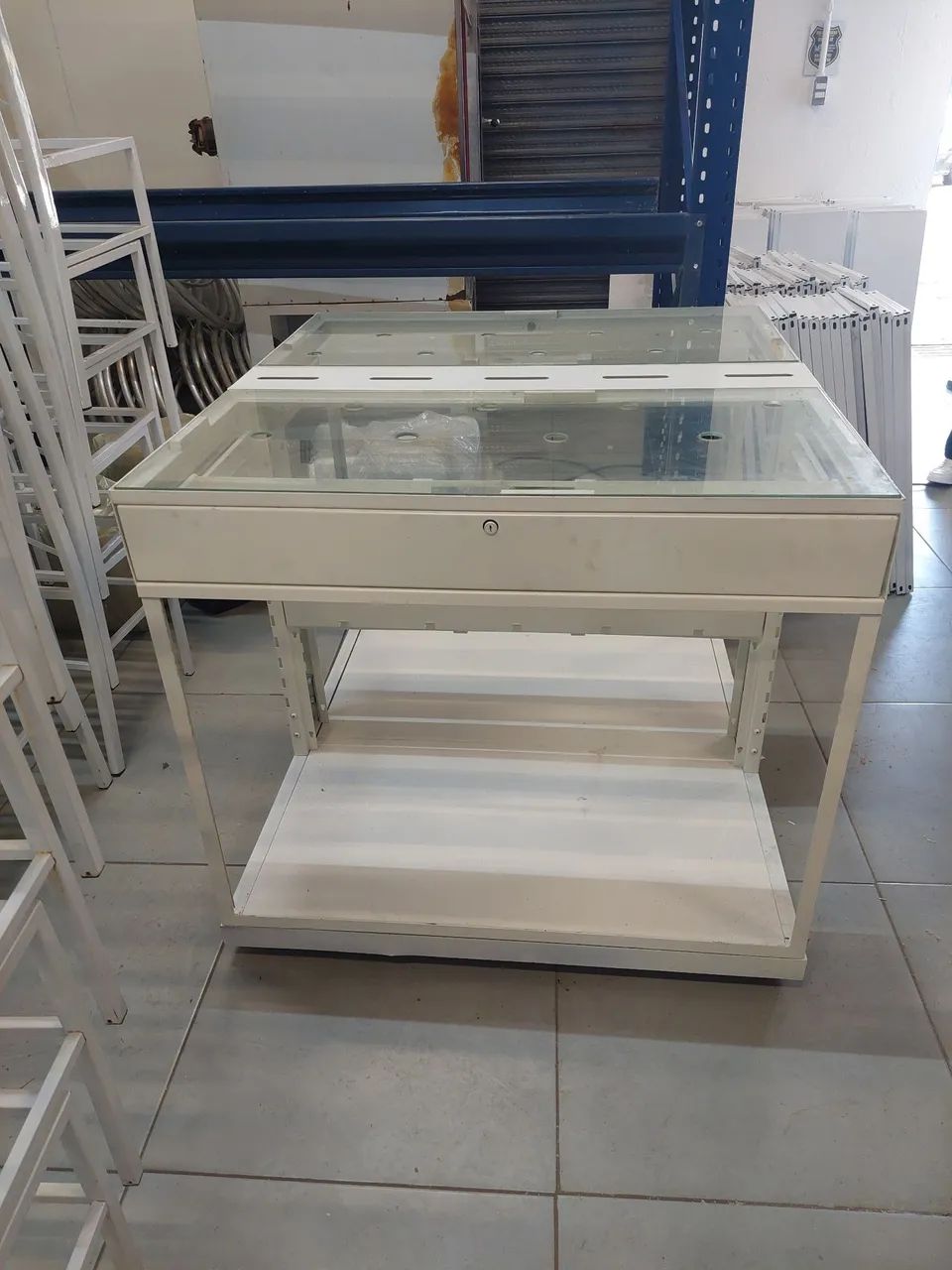 Mesa/Expositor de Vidro para Escritório - Foto 3