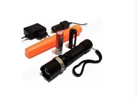 LANTERNA TÁTICA RECARREGÁVEL SWAT B-MAX BM-8466