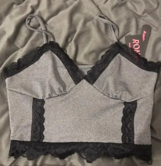 Blusinha cropped renda Shein - Foto 2