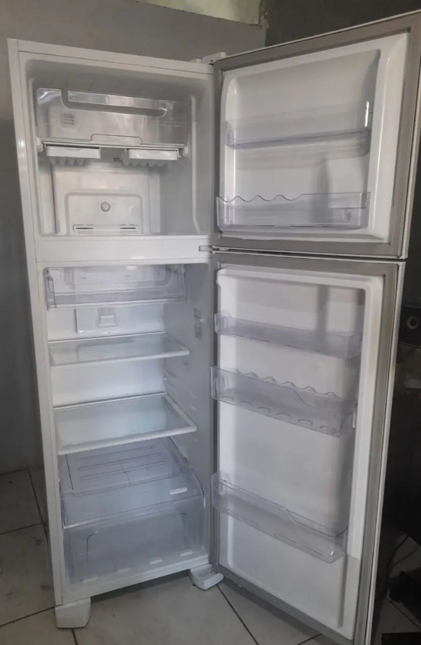 GELADEIRA ELECTROLUX MUITO NOVA!!! - Foto 2
