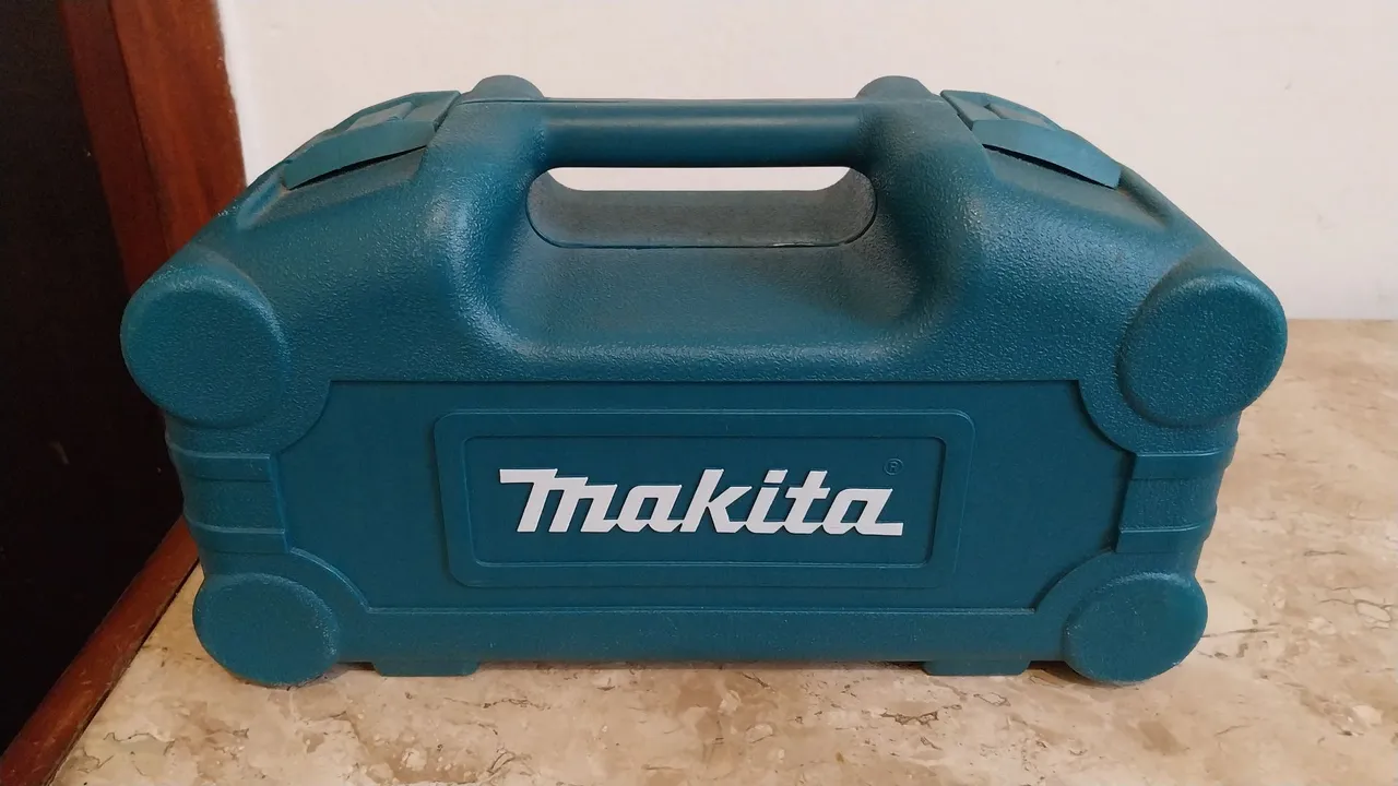Aparafusadeira Makita