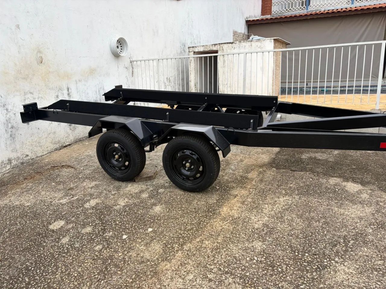 Carreta rodoviária para lanchas até 21 pés - Foto 2