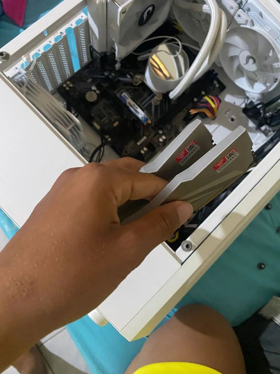 Selling RAM memory, brand cuso, DDR4 2x8=16 3200mhz 6 months of use!64297166183555122