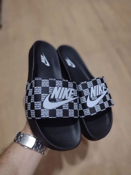 Chinelo Nike Just Do It - Preto e Branco