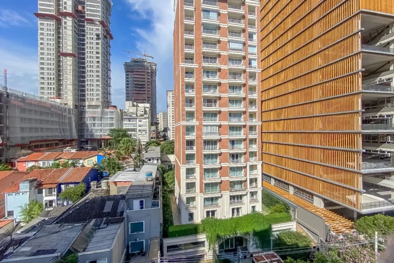 Apartamento tipo para venda com 3 quartos, sendo 1 suíte, 105m² - Foto 2