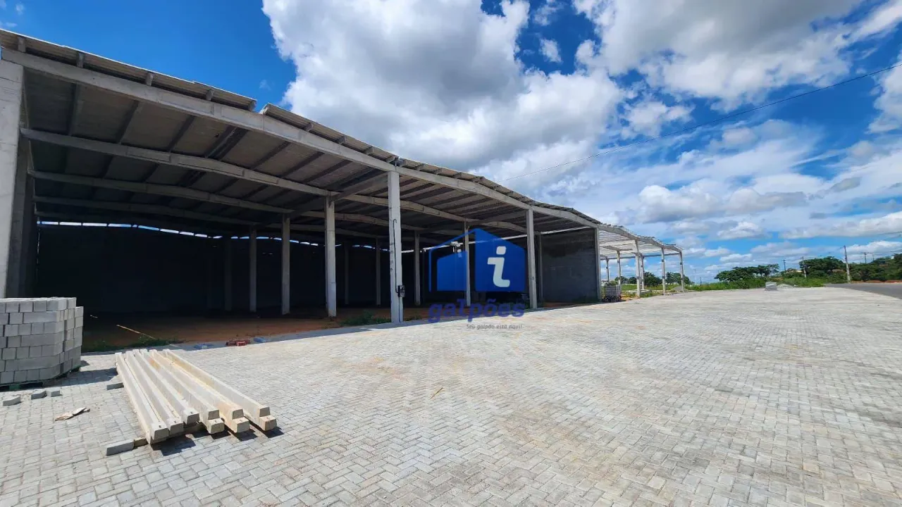 Galpão em construção com 720 m² em Vitória do Santo Antão - PE