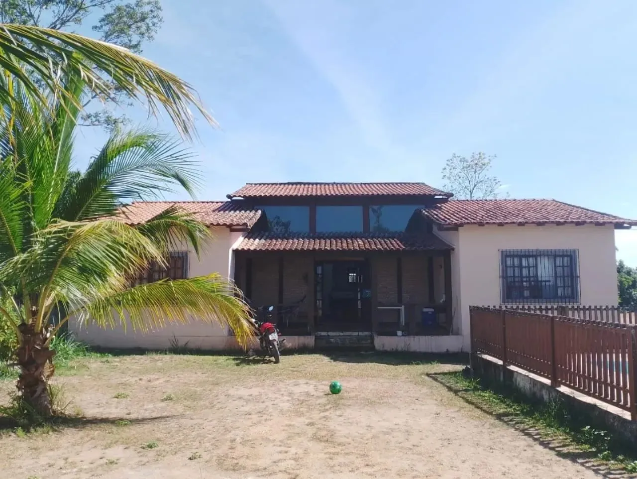 Casa dos sonhos com piscina e amplo quintal 2 quartos em Saquarema - RJ