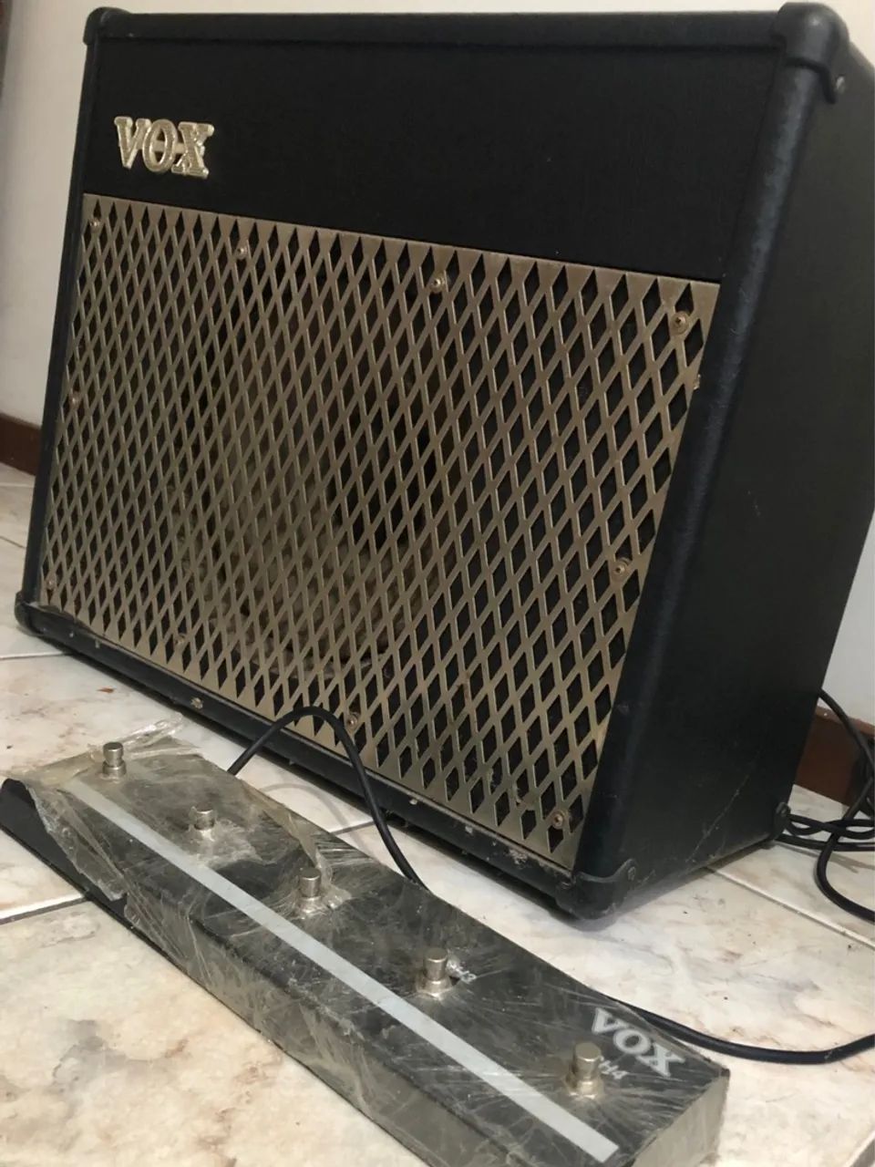 Amplificador de guitarra Vox Valvetronix VT50 - Foto 5