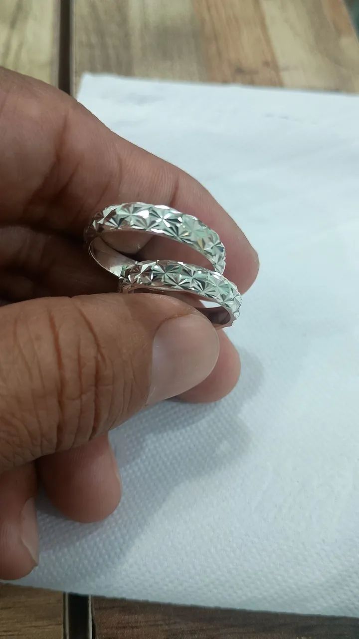 Par de Alianças Prata estrelada lapidação diamantada  - Foto 4
