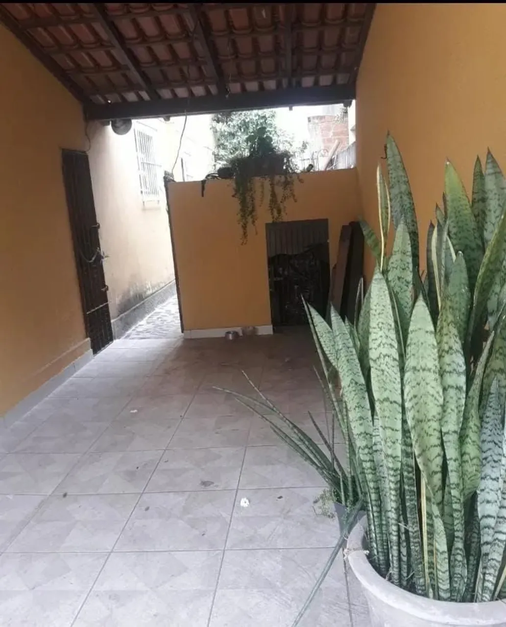 Sobrado com Quintal para venda com 3 quartos em Cristóvão Colombo - Vila Velha - ES