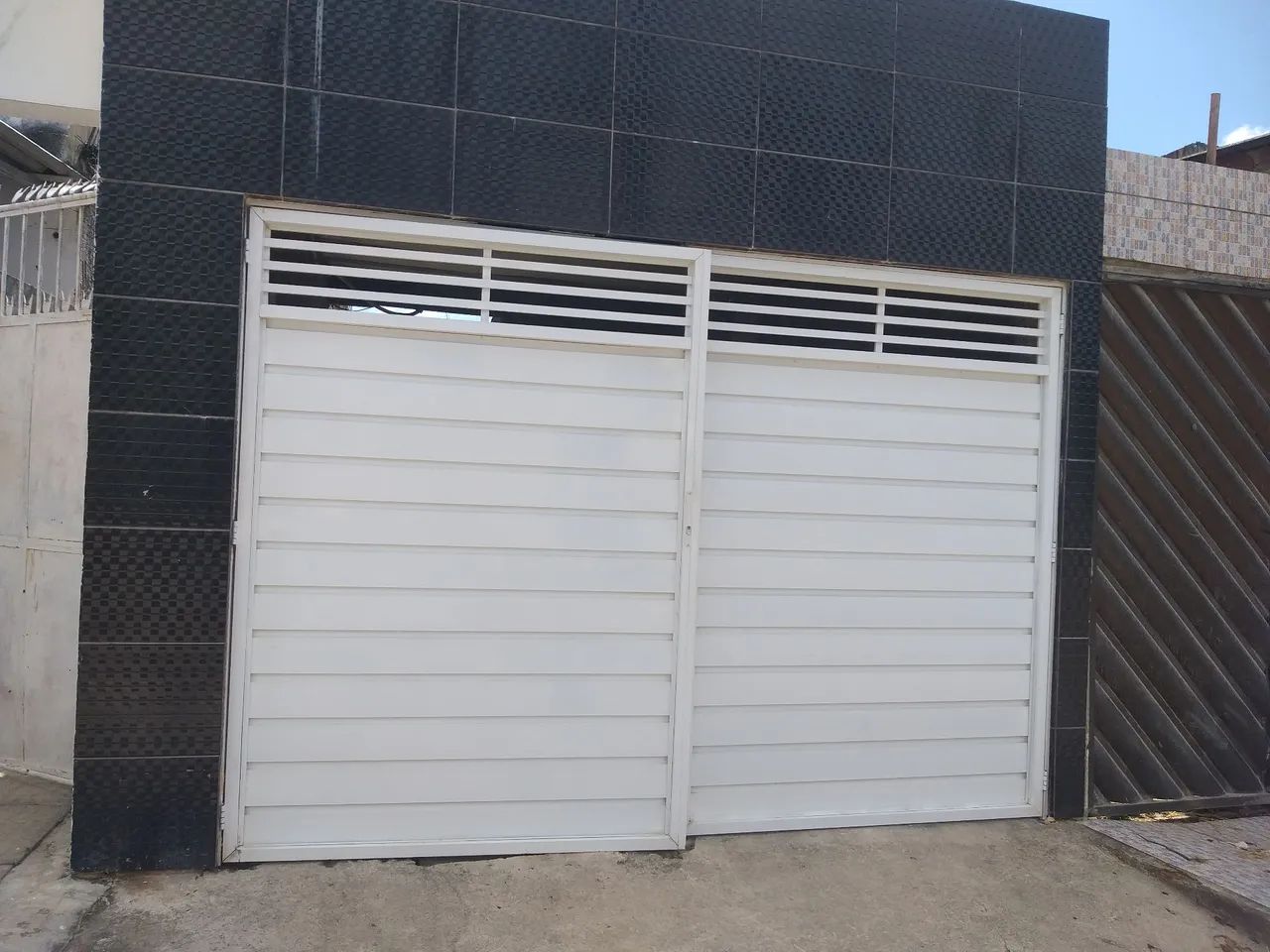 Vende se três casas no Bairro da Estância 