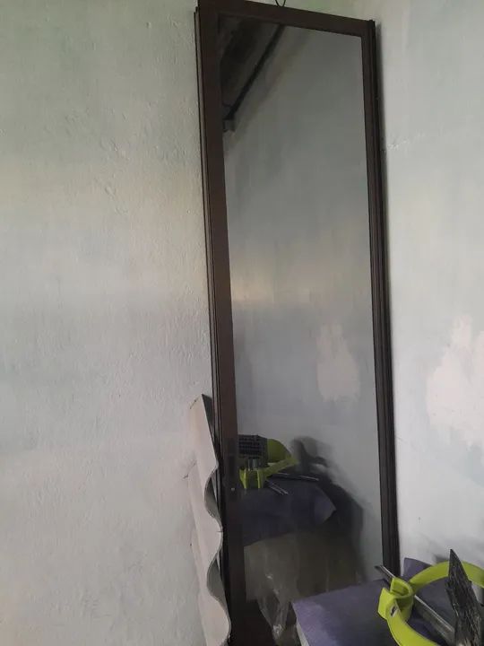  Porta espelhada externa