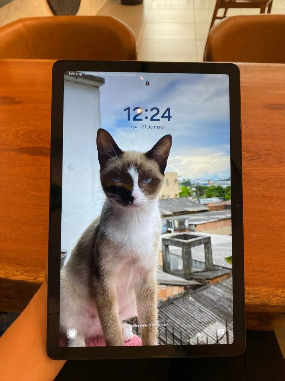 Vende-se tablet zerado com garantia! Acompanha carregador.