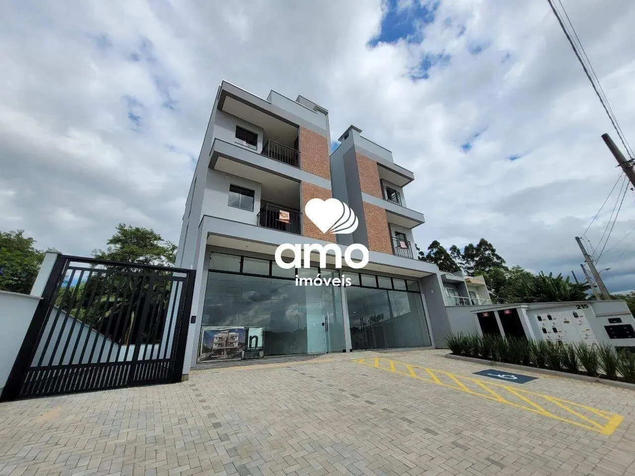 Sala térrea para alugar no bairro Limoeiro em Brusque