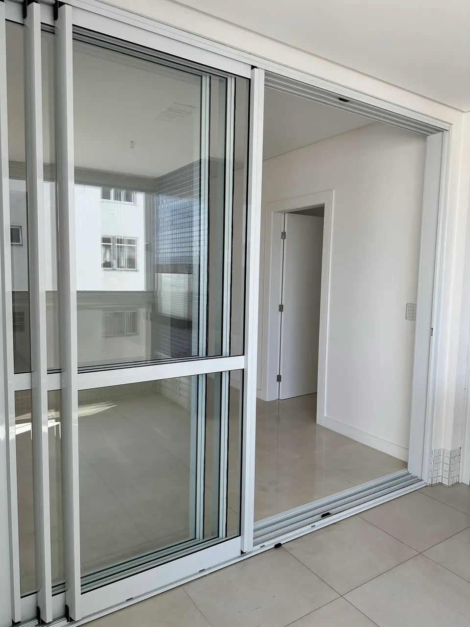 Porta Janela de Alumínio Com Vidro Linha Gold (2,70m x 2,40m) - Oportunidade Única! - Foto 5