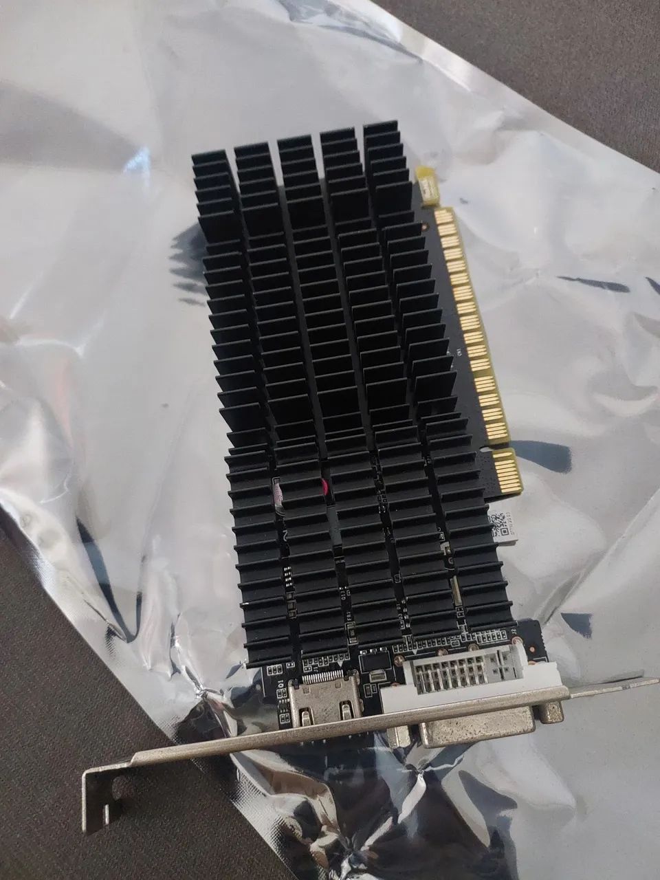 Placa de Vídeo GT 710 2GB DDR3 - Funcionando perfeitamente! - Foto 2