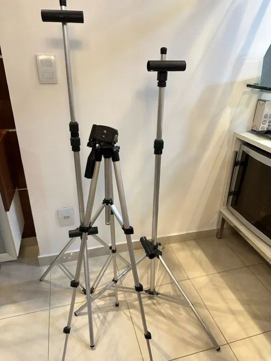 1 tripé e 2 suporte para Baners 