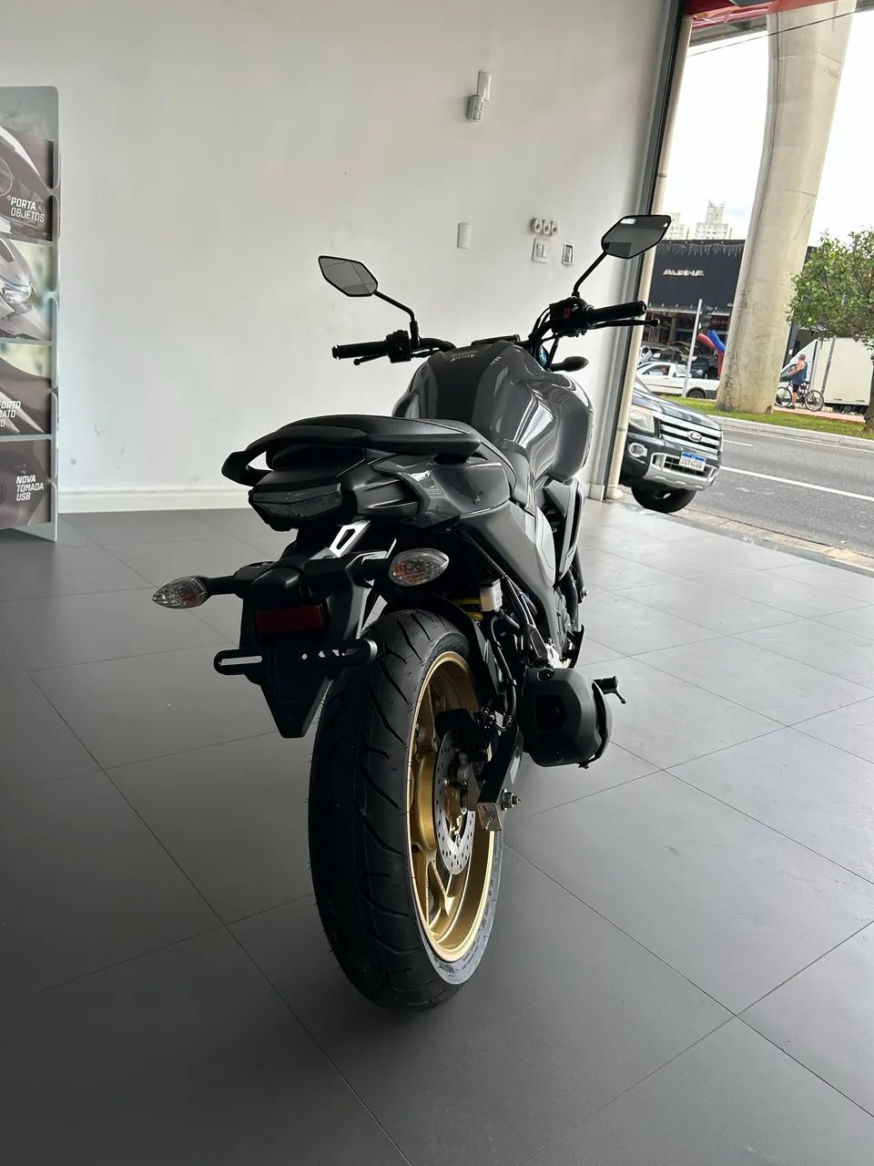 YAMAHA FZ15  - Foto 3