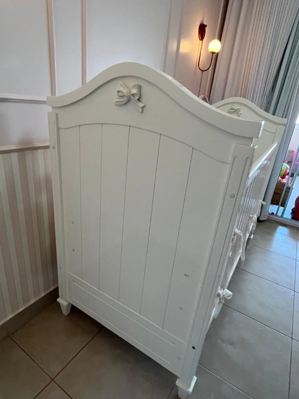 BERÇO PROVENÇAL EM LACCA E MADEIRA MACIÇA64385929214211123