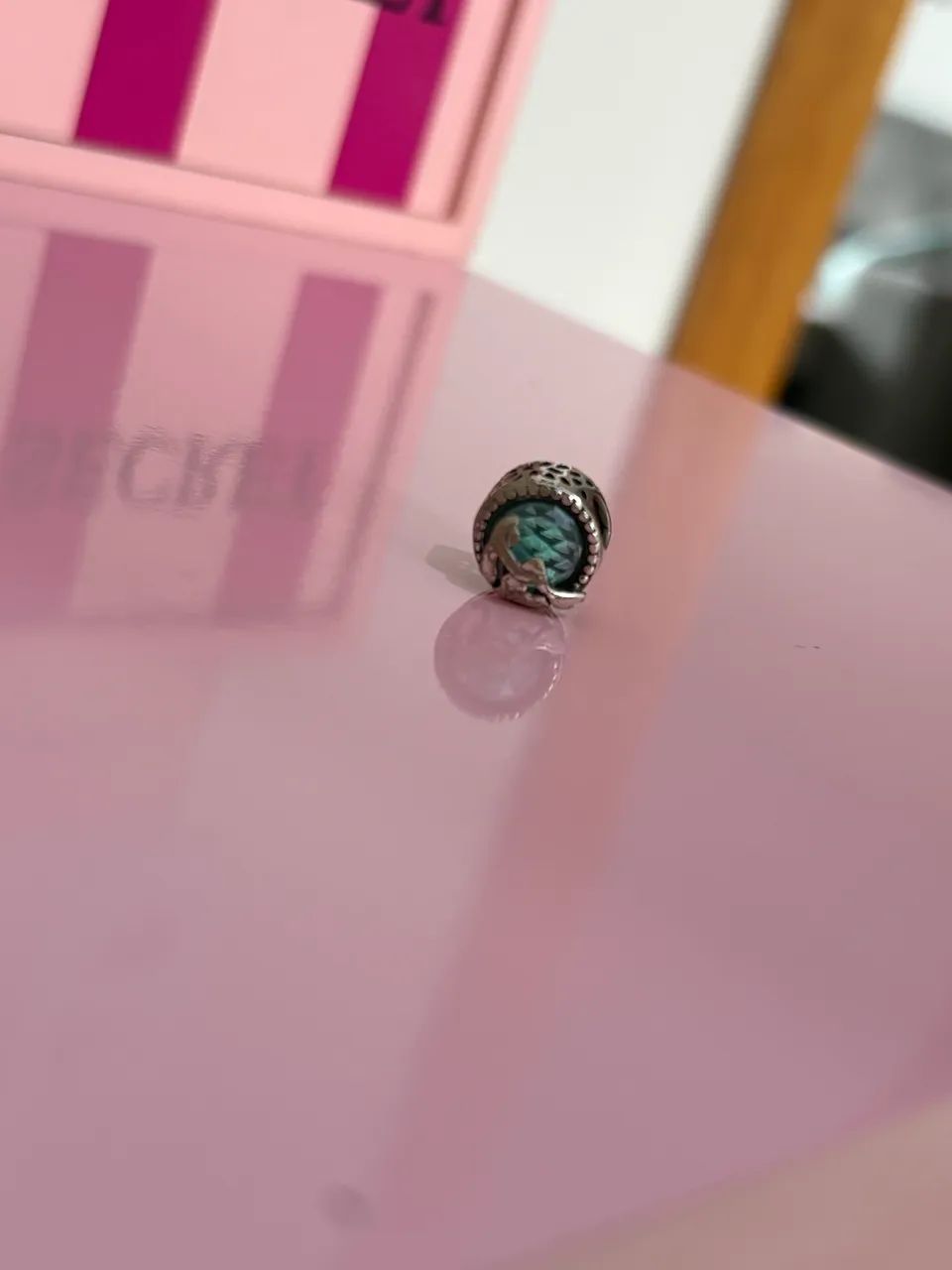 berloque sereia com pedra verde furtacor prata 925 legitima - Foto 2