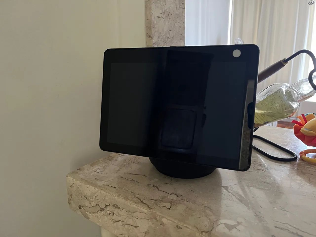 Echo Show 10 Alexa, da Amazon