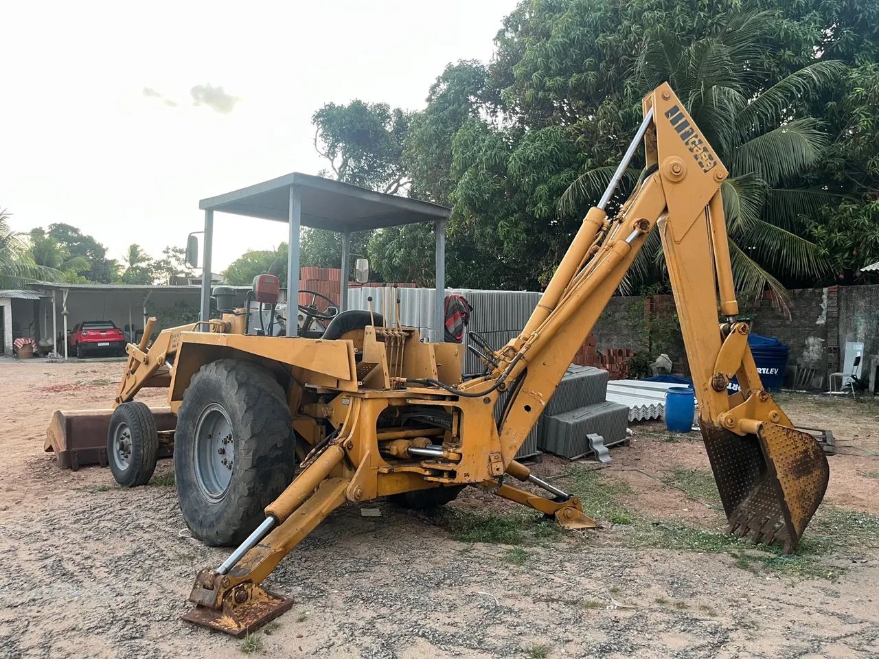 Pá Carregadeira - Excelente estado! - Foto 2