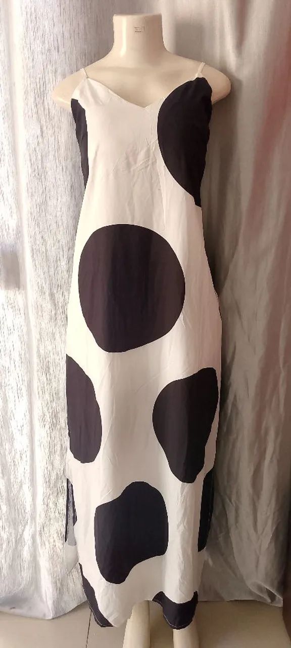 Vestido midi branco com bolinhas preta tamanho G