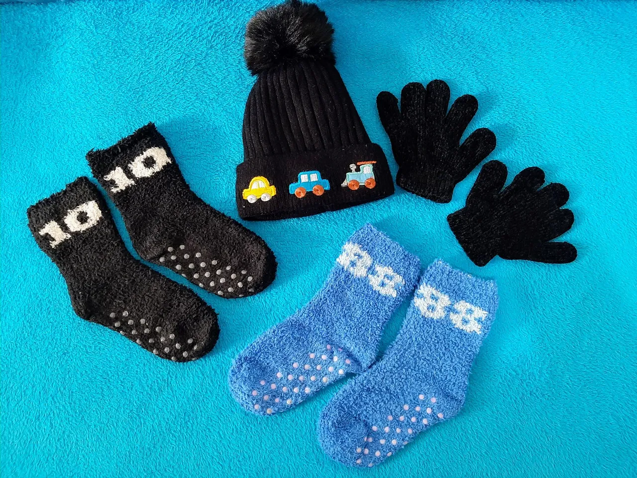 Kit de Inverno Infantil: Touca, Luvas e Meias
