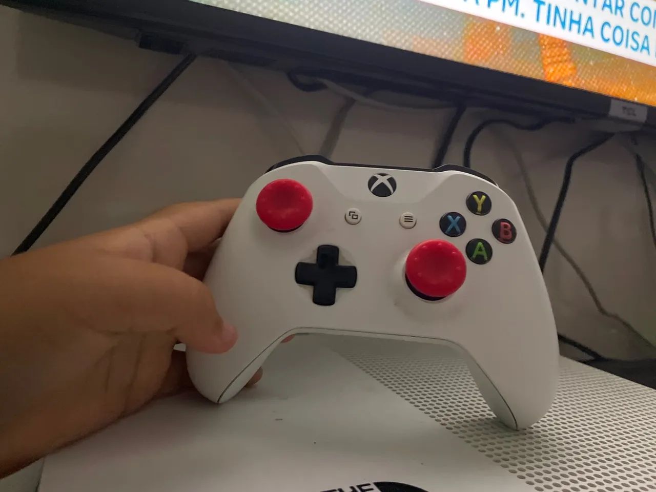 CONSOLE XBOX ONE S USADO - EM EXCELENTE ESTADO!  - Foto 2