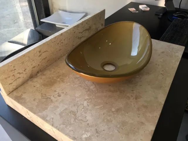 Lavatórios Prontos Para Entrega