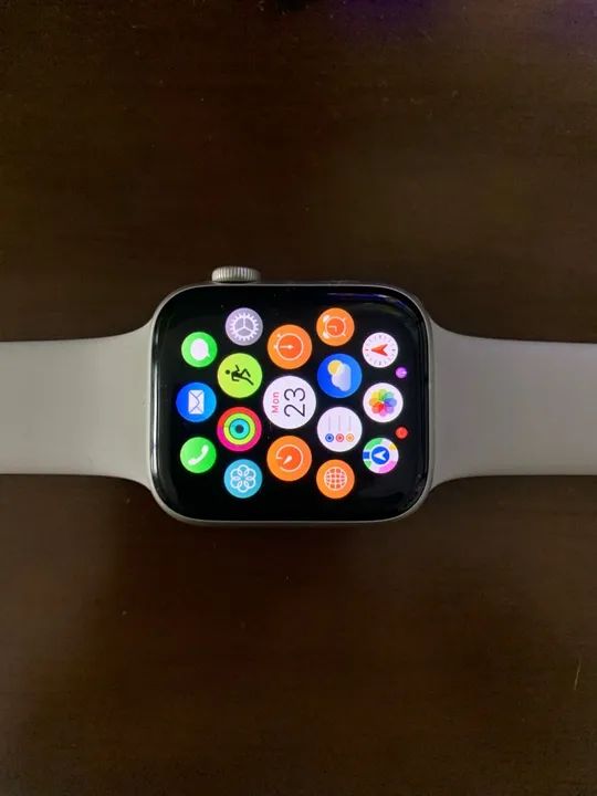 Apple Watch Series SE 2 - Branco - 44mm - Foto 2